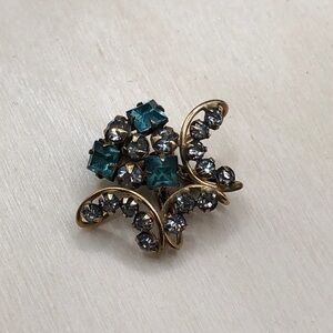 Vintage M&S Marks & Spencer 12k gold filled crystal small brooch.